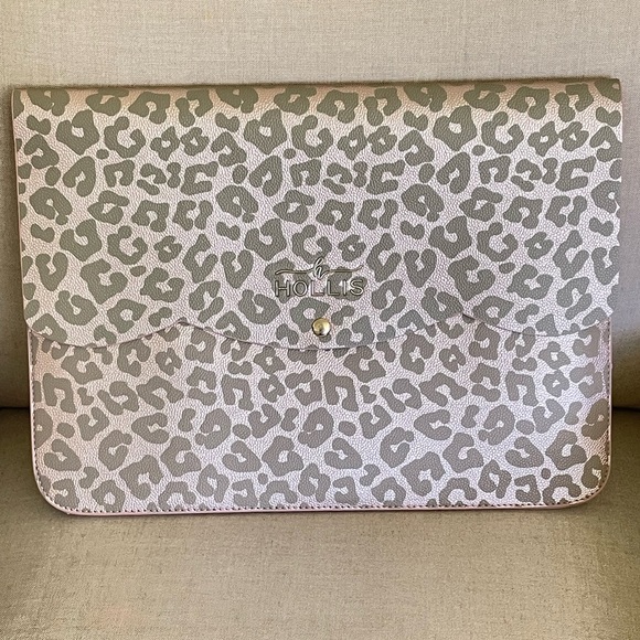 Hollis Accessories - Hollis Leopard Print Laptop Sleeve in Metallic Gold